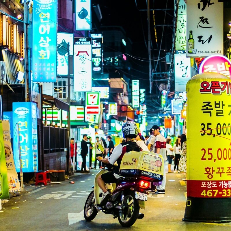 Xe máy ở Hàn gắn liền với sự phát triển của dịch vụ giao đồ ăn