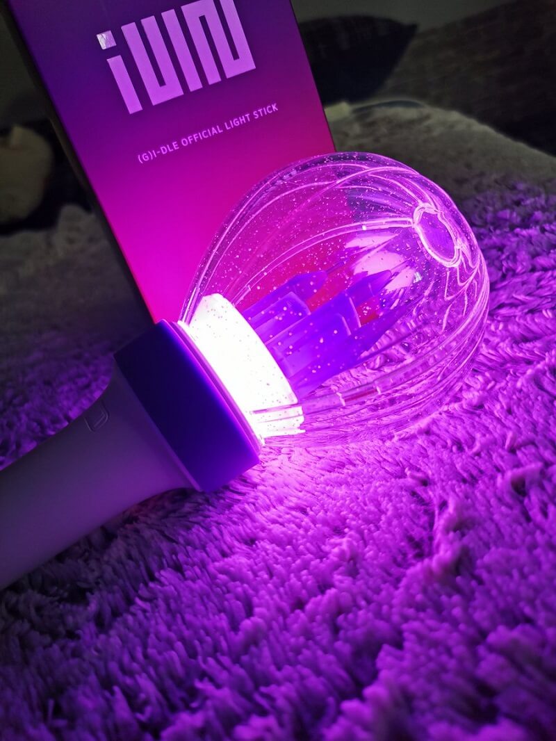 Để sở hữu chiếc lightstick của (G)I-DLE các fan cần bỏ ra khoảng 900.000VNĐ 