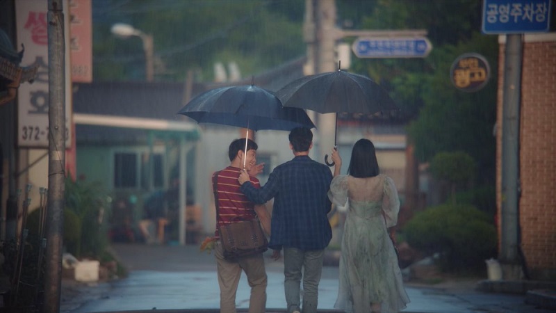Trời mưa trong tiếng Hàn là 비오다