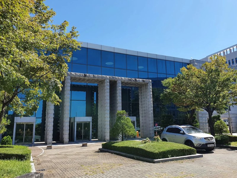 Yêu cầu năng lực ngôn ngữ