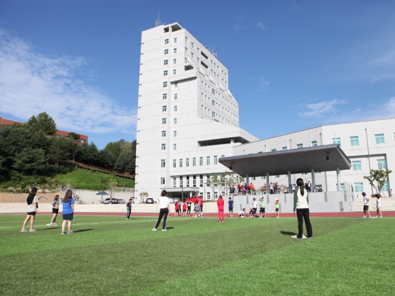 Chương trình của Trường Cao học Hội nhập Toàn cầu (học buổi tối)