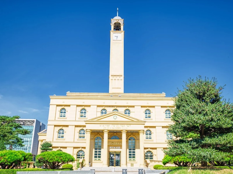 Sau đại học (Graduate School)